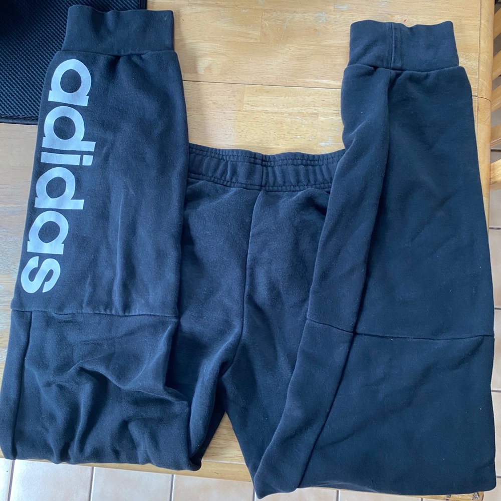I am selling these adidas sweatpants.